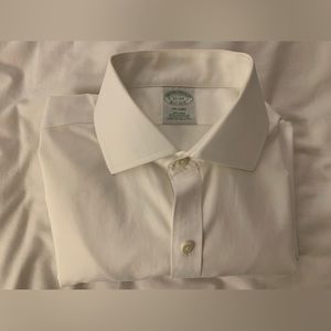 White brooks brothers dress shirt in Milano fit
